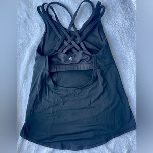 Black Lululemon tank w/ built in bra